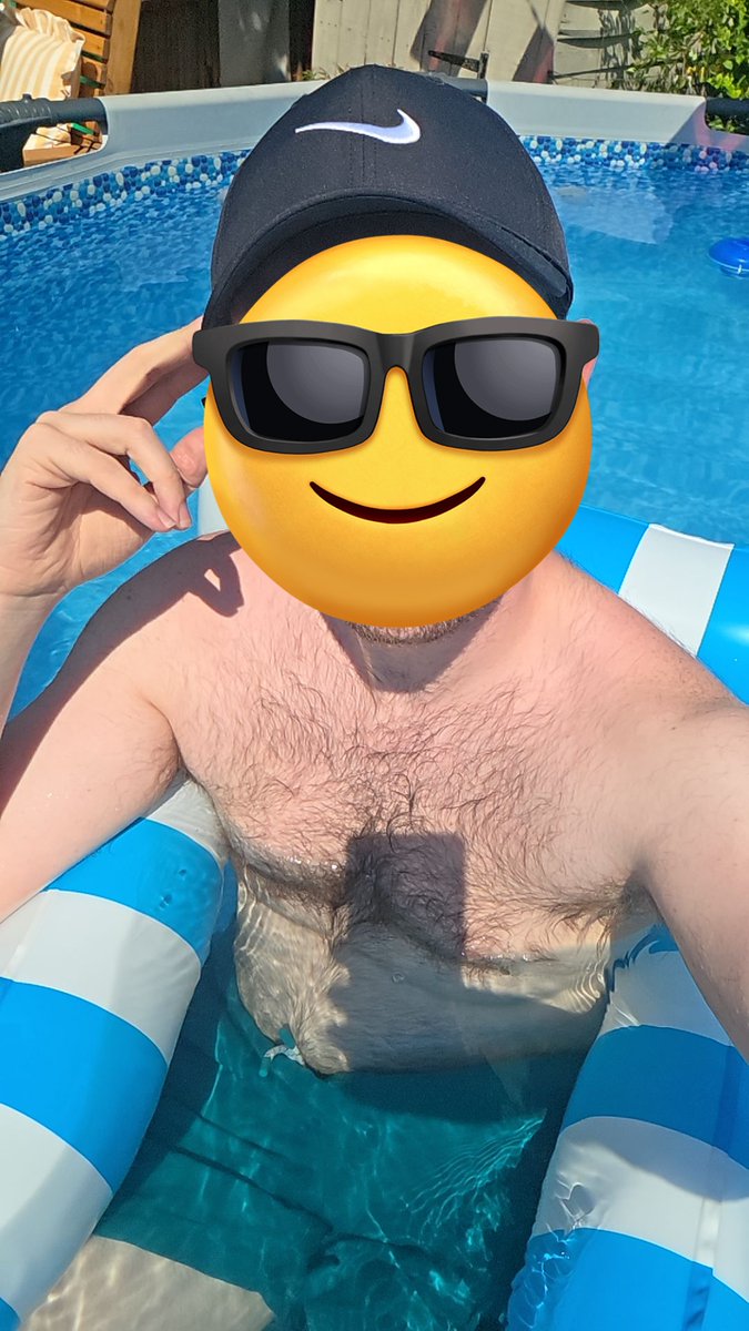 ChavladKayden's tweet photo. Whos gettin me drinks while I relax in the pool😜 https://t.co/o2CR0rirru