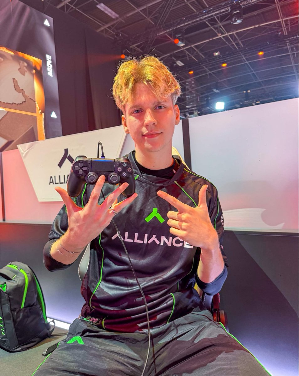 JustxUnlucky's tweet photo. ALL or nothing
#TeamVoid https://t.co/z01s2VRD78