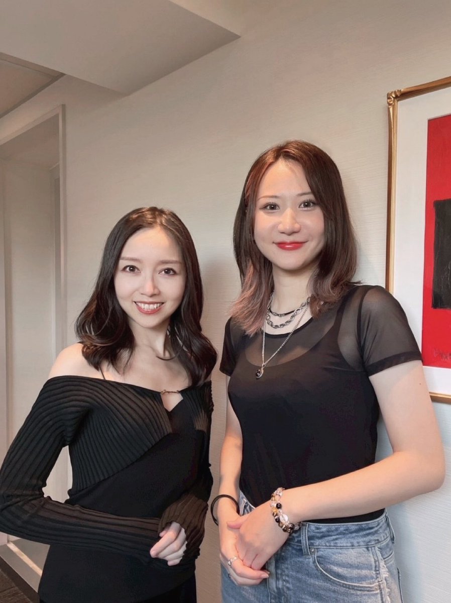 amiinoi's tweet photo. 昨日は宮本笑里様との最終リハでした🌹🎻
繊細な表現も、美しく情熱的な演奏も、そのすべてが紡ぎ出す音色に魅了され、感動しっぱなしの時間でした🥲✨

7月18日の大阪公演は完売、8月8日の東京公演も残りわずかです🙌
どうぞよろしくお願いいたします。

【猪居亜美 & 宮本笑里 ― Twin Roses ―】
大阪公演：7月18日(土)ザ・フェニックスホール
東京公演：8月8日(土)浜離宮朝日ホール