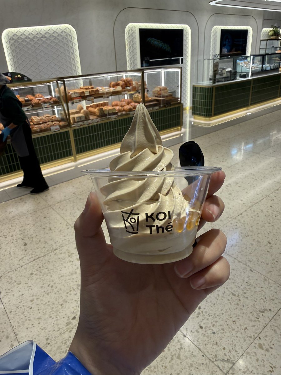 chingcbn's tweet photo. เอาโปรมาฝาก
soft serve ชานม Koi thé อร่อยมากกก เหมือนชานมชีเลย🫶🏻
โปรโมชั่นครบรอบ10 ขวบของชี คือเติม topping ไม่อั้นอีก ลุยค้าบบ https://t.co/jmGV44MFfl