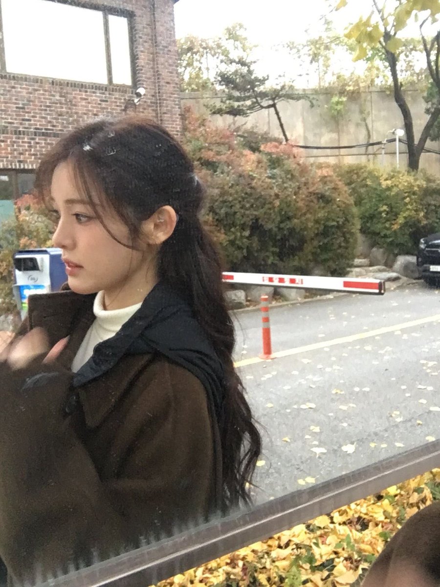 wkseh_'s tweet photo. 냐람 커플 저렇게 헤어지고 1년 지나서 환연 나갔으면 좋겠다 유햐람이 헤어지자 했는데 1년동안 아무도 안만나고 뇨유냐가 첫사랑이라면서 술만 먹고 다니는 연상언니 그 사이에 노유냐 성인 돼서 여친 구백번 바뀌심 심지어 환연에 전여친 두명데리고 옴 https://t.co/0E3S5EXCw7