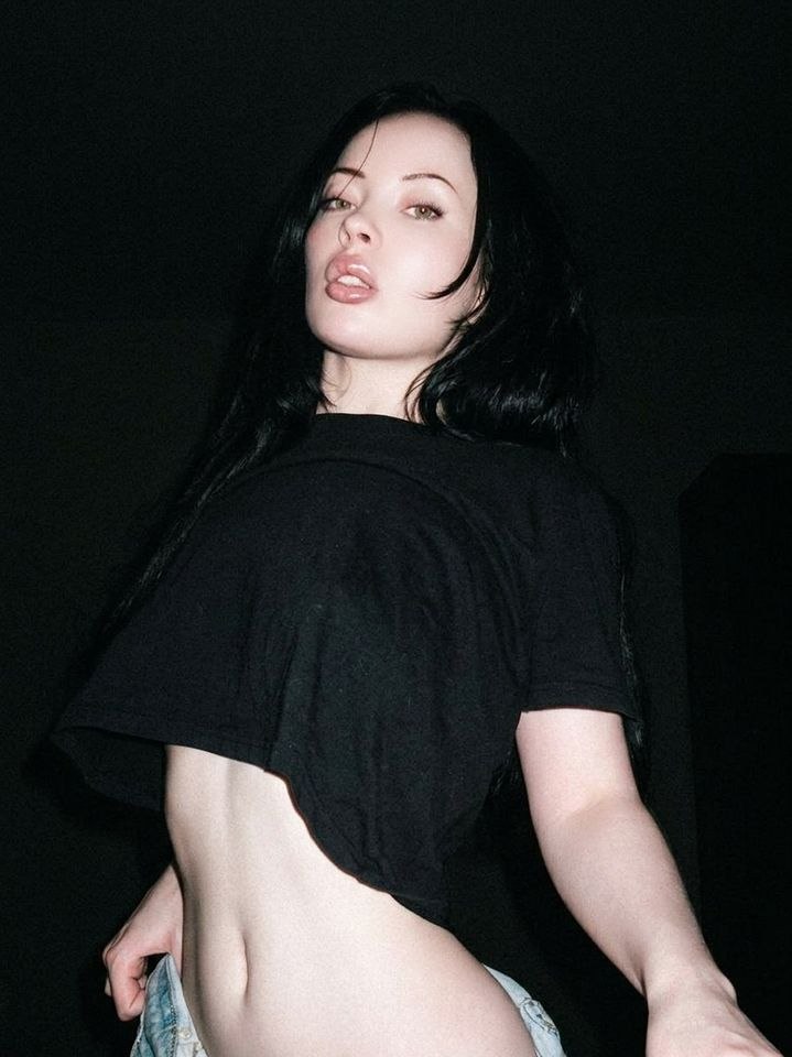 almorphia's tweet photo. are you good enough for my attention?

#brunette #sex #pov #femdom #mistress #tattoo #tattoed  #petite  #feet #skinny #goddess  #footfetish #nylon #sexy #tease #domme  #worship https://t.co/wrg7xNEqxo