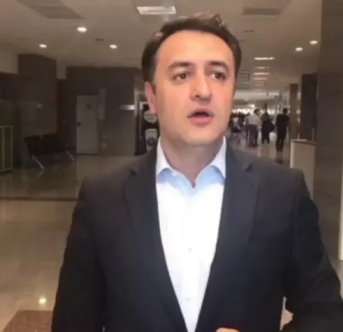 klantin0's tweet photo. bak bak burda kim var bak https://t.co/PewmSmRhDs