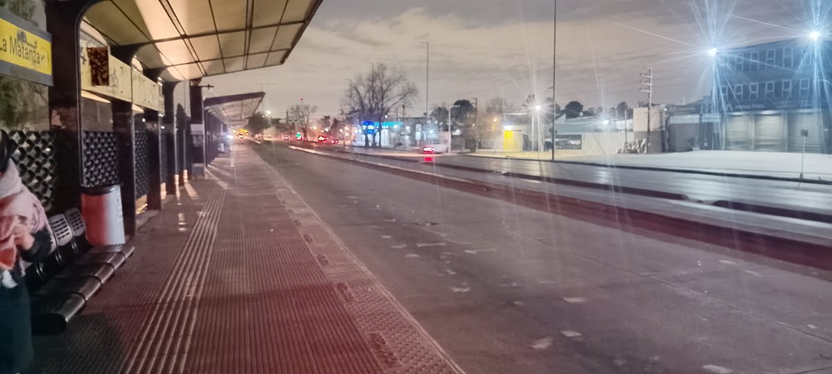 jotaleonetti's tweet photo. No hay naides...
Así está #Ruta3 en La Matanza.
📸 @EnzoBrado1 https://t.co/yvE3Gq9iAz
