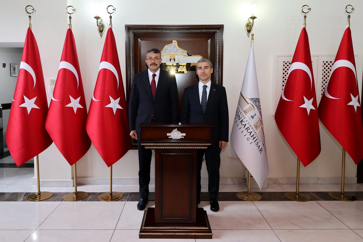 AfyonValiligi's tweet photo. İçişleri Bakan Yardımcımız Sayın Ali Çelik, Valimiz Dr. Naci Aktaş’ı ziyaret etti.

Gerçekleştirilen ziyarette ilimizde yürütülen kamu hizmetleri, devam eden yatırımlar ve kurumlar arası koordinasyon gerektiren çalışmalar üzerine değerlendirmelerde bulunuldu.

Nazik ziyaretleri dolayısıyla Sayın Bakan Yardımcımız Ali Çelik’e teşekkür ediyoruz.