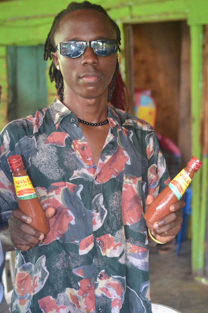 thevilofeeling's tweet photo. POV: You told your roommate "we have no sauce"
*finds Pure Vilo in the fridge* π
Crisis averted. Dinner is saved.
Tag your "sauce guardian" roommate ππ
#PureViloSauce #UgandaFood #StudentLifeUG #FoodieUG #MadeInUganda #BanterUG https://t.co/t01jAel1gz