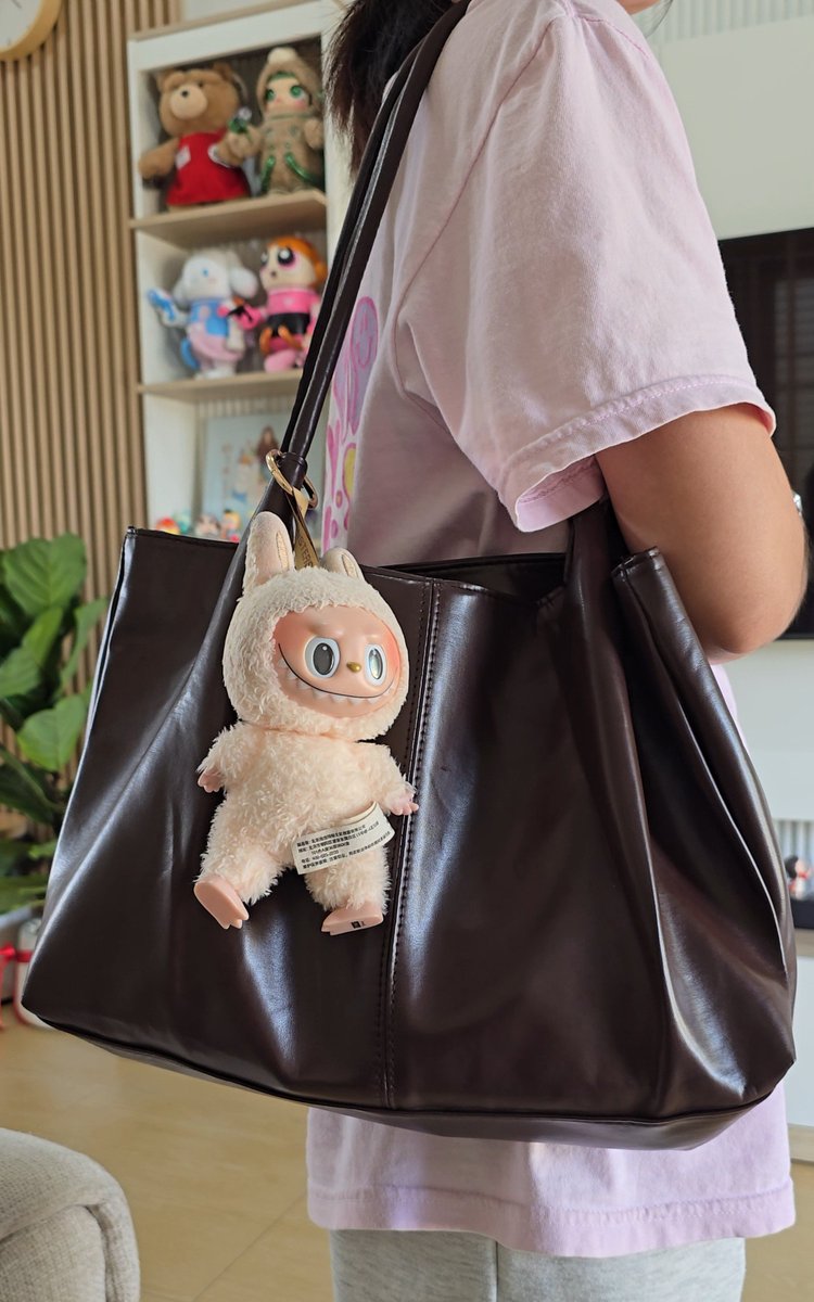 k2imme7's tweet photo. ใบนี้ราคาหลักสิบ พอถูๆไถๆได้อยู่🥰 ไปเที่ยว ทำงาน ใส่ของได้เยอะ

https://t.co/mzf1lgfygH https://t.co/6waC748pTI