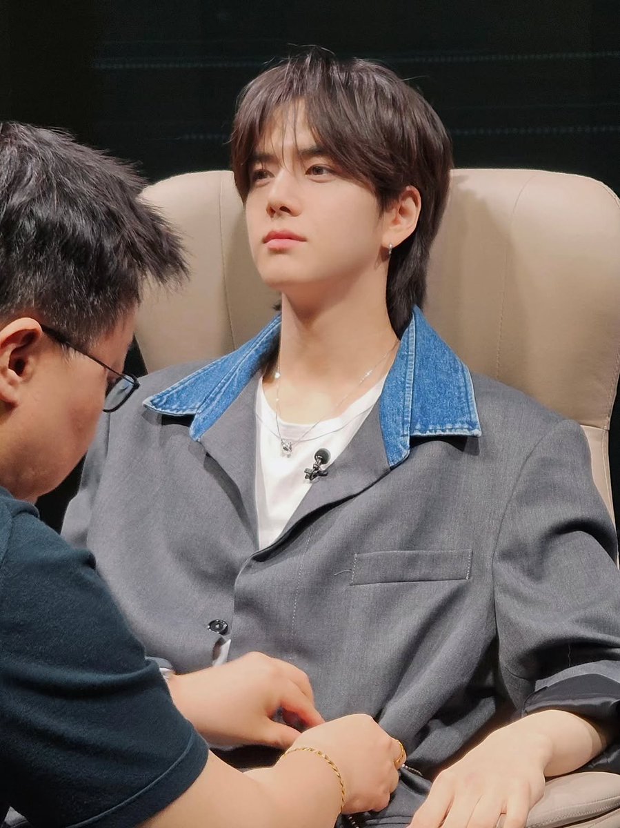 KYH_Global's tweet photo. 260709 The Trueman Show Instagram update #YOUNGHOON

🔗https://t.co/G5UNsFPYYf

더보이즈 영훈 #더보이즈 #영훈 #THEBOYZ #더보이즈영훈 🍞 https://t.co/ZfYNK62OYH