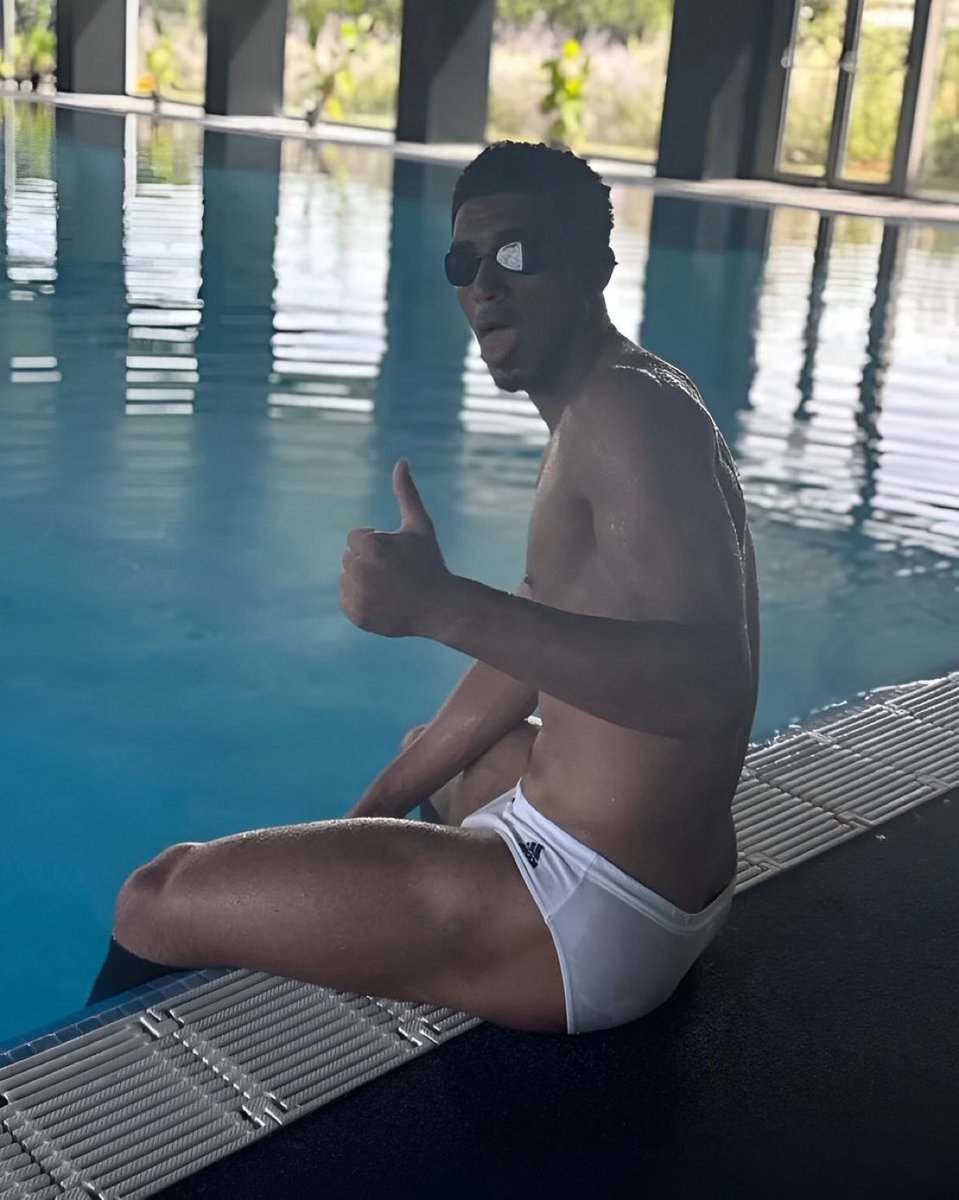 forJBellingham's tweet photo. Jude Bellingham 🏊🏼‍♂️ https://t.co/4Zv0S2wZmE