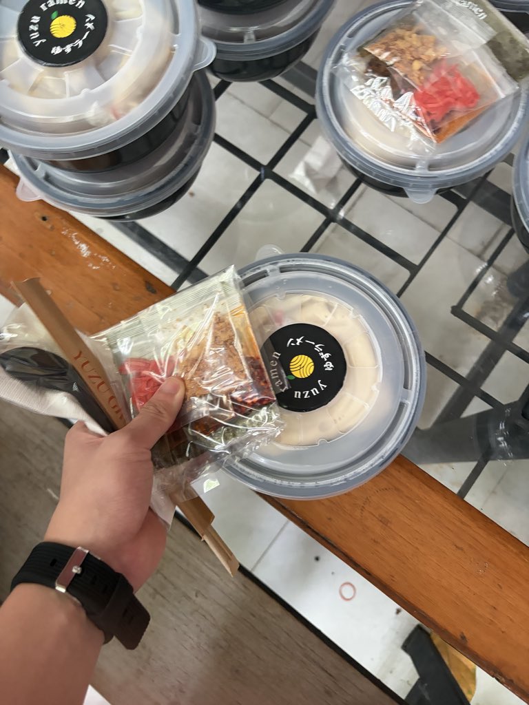r_pirrr's tweet photo. วันนี้อาหารในกองอร่อยมากครับบบ https://t.co/SwPAwbyldL