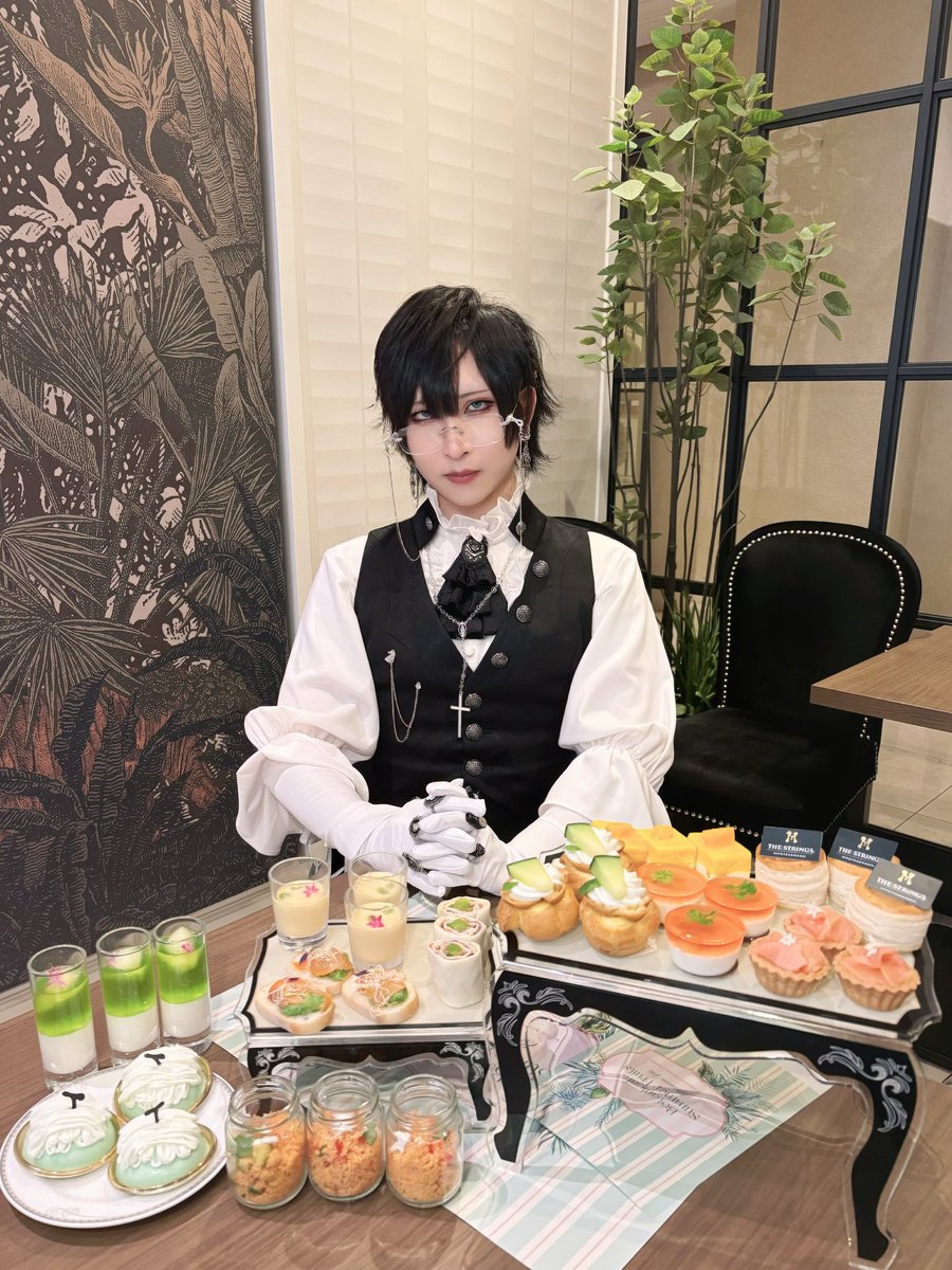 Grafferinrin's tweet photo. 有栖さん@tea4qt のメガネお茶会に
メガネデビューしました👓✨✨ https://t.co/r4m8NC4aiF