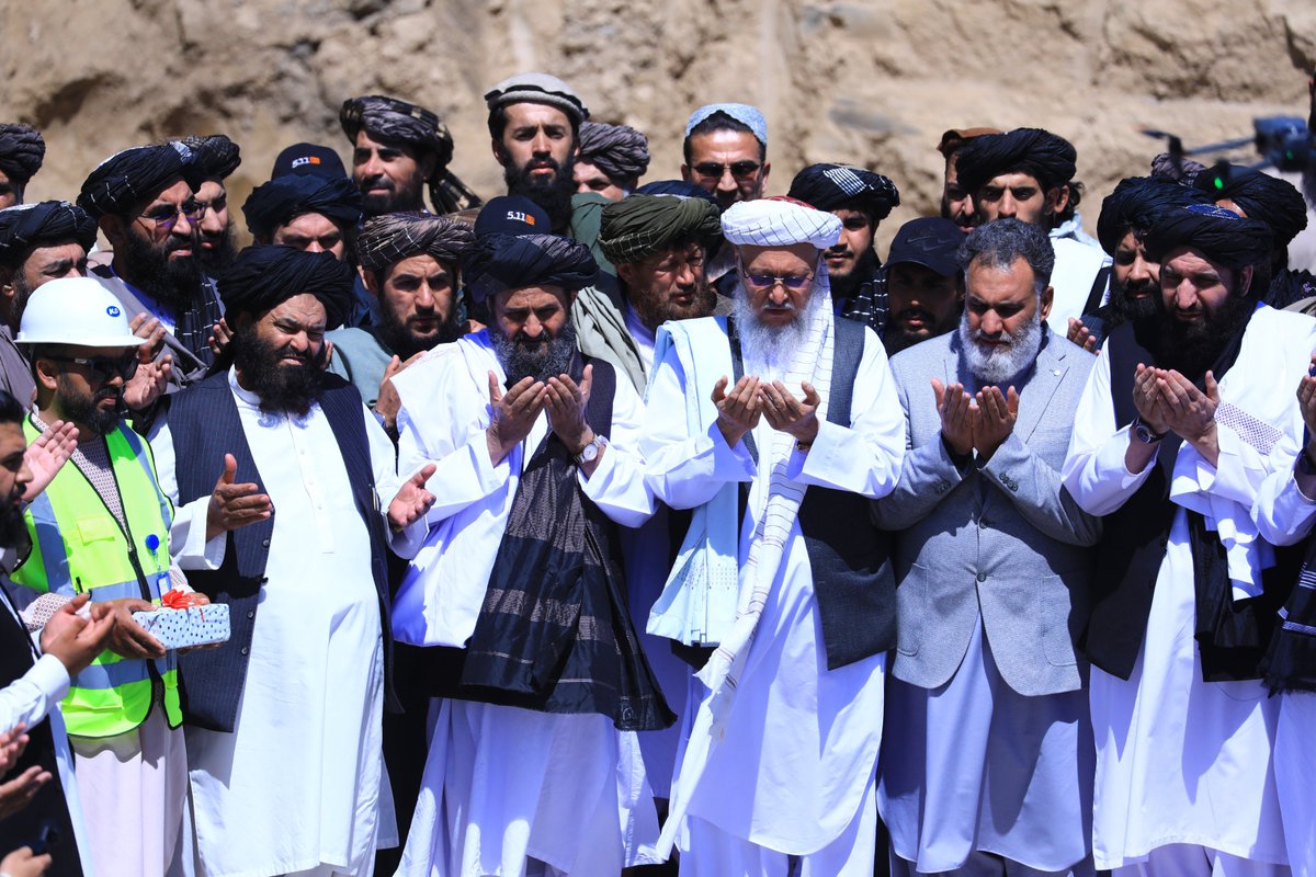 GMICafghanistan's tweet photo. The second large cement factory in Jabal al-Siraj has the capacity to produce 5000 tons of cement every 24 hours, making it one of Afghanistan's largest industrial projects. This major increase in production will help meet domestic demand, … https://t.co/SeMq5Uj39W