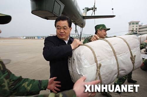 don43163162's tweet photo. @NxuLie32313 @torontobigface 这两位怎么去了？解释一下啊野狗， https://t.co/ylsOWR1JxK