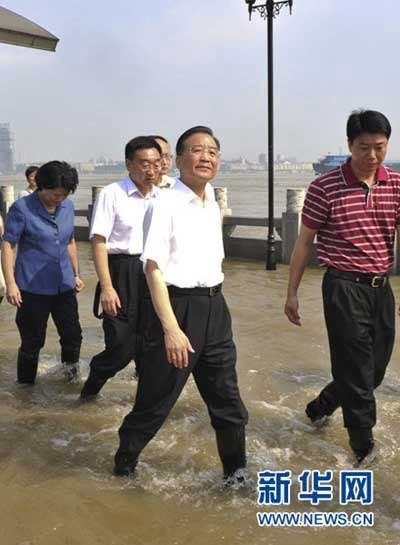 don43163162's tweet photo. @NxuLie32313 @torontobigface 这两位怎么去了？解释一下啊野狗， https://t.co/ylsOWR1JxK
