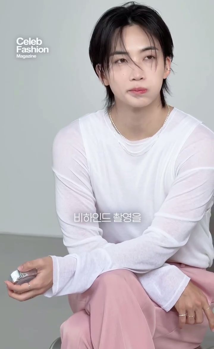 H30354Hong's tweet photo. After seeing these shoulders, I can't call you Mommy anymore
#jeonghanishome https://t.co/JPYER20zRO