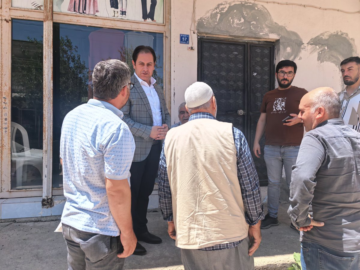 SEToprak_'s tweet photo. Samimiyetle, muhabbetle, gönülden gönüle...

📍 Karacuru Mahallesi / Faruk Bayrak Caddesi

Her zaman sahadayız, her zaman milletimizle birlikteyiz. 

AK Parti demek; milletle olmak, gönüllere dokunmak demektir.

#SevdamızHilvan

@RTErdogan @Akparti @bybekirbozdag 
@abuyukgumus @mustafademir
@hakanaksu058
@farukaytek
@milhamigunbegi 
@AEminOnenOfis @ProfDrDusak @ibrahimeyyupogl @malicevheri @CYAZMAC @HikmetBasak_63 @av_mfaruk @Malikurt14 @FIRATKORAN @akpartiurfa @kamilnuri06