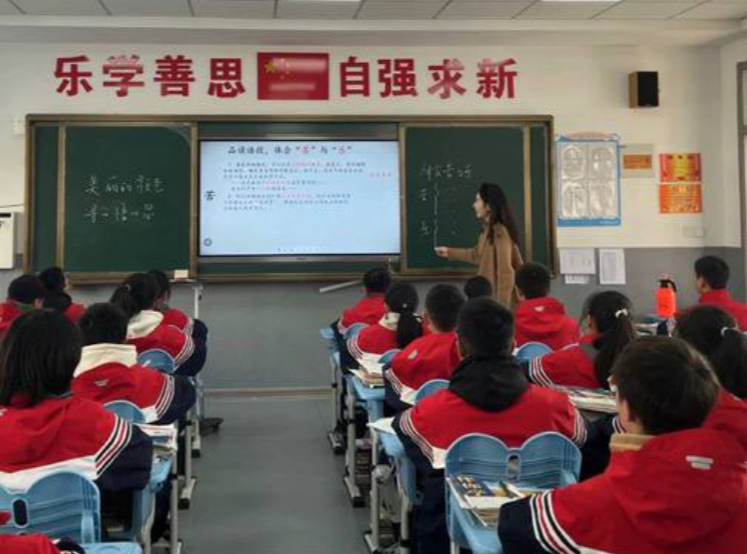 isooy520's tweet photo. 其实我的学生很优秀 ，也很认真，长大了肯定能找十个女朋友 https://t.co/N6XqZVbxQX