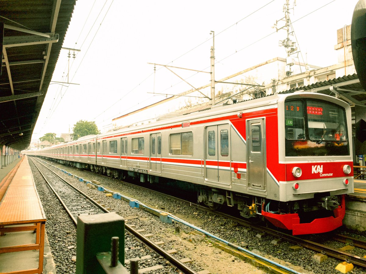 alsmeierr's tweet photo. Spill foto random kalian ketika lagi berada di Stasiun manapun https://t.co/QMbb1JFrtg