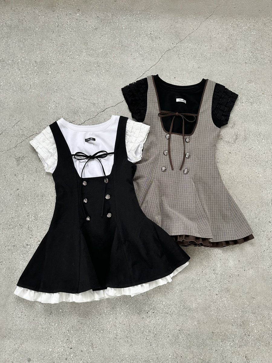 usg_unauna's tweet photo. “盛れる”を更新するジャンスカ🖤

フィット&amp;フレアで
スタイルアップ見えが叶う一枚。

7/9 19:00パルクローゼットで
予約スタートだよ♡pr
 https://t.co/3mddZDWw6V https://t.co/U0nXF62jnH