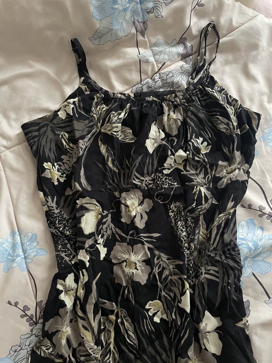summertimenosad's tweet photo. เดรสลายดอกฟีลทะเล แบรนด์ Hawaiian moon สวยมาก ไม่มีตำหนิ อก 30-34 ผ้าไม่ค่อยยืด ผ่าชายข้างหลังเล็กน้อย เป็นซิปยาว สายปรับได้ 150 ส่งฟรีค่ะ #y2kมือสอง #y2kthailand #ส่งต่อเสื้อผ้ามือสองสภาพดี #ส่งต่อเสื้อผ้ามือสอง #แฟรี่สไตล์ #เสื้อน่ารัก https://t.co/e6BXeX8Gev