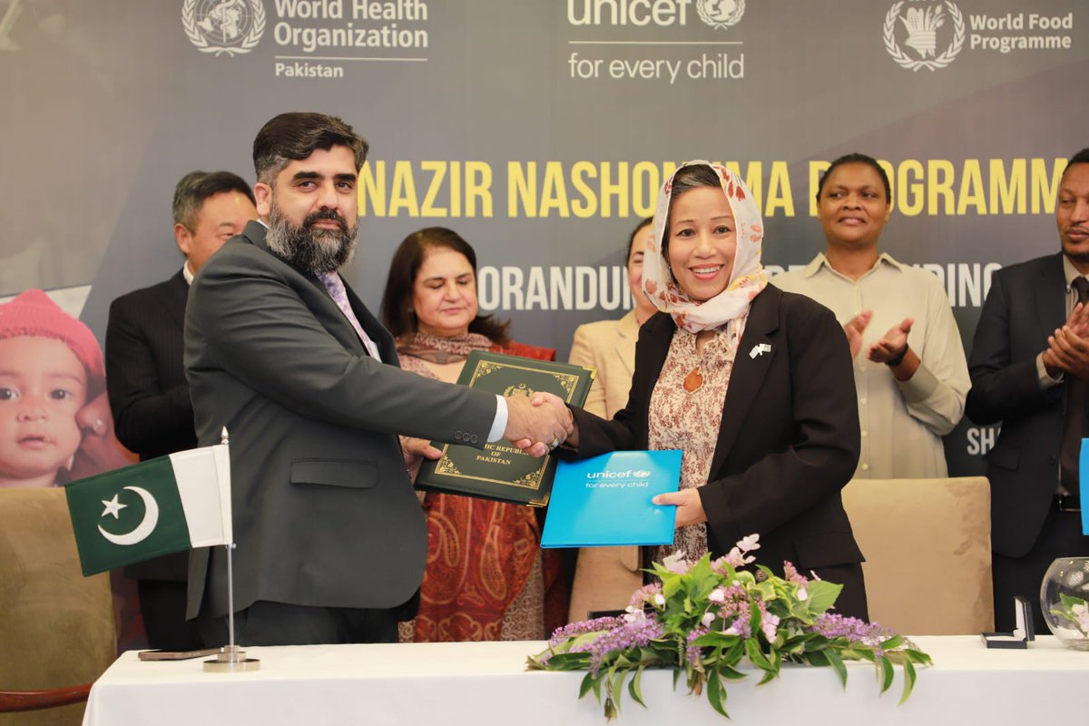 WFPPakistan's tweet photo. WFP welcomes the renewed three-year partnership with BISP, alongside UNICEF and WHO, to extend the Benazir Nashonuma Programme and protect an additional 3.3 million women and children from malnutrition across 🇵🇰 — increasing the programme’s total reach to 8 million people. https://t.co/sN0H4WO8VN