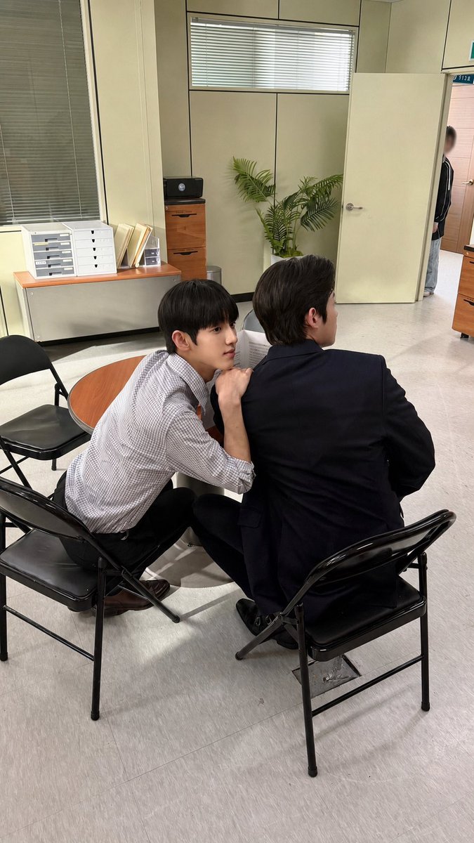 blforever_'s tweet photo. 어떤 연하의 권력이 느껴진다 

#검사실의제안 #TheProsecutorsProposal 
#김윤식 #박시우 https://t.co/vsqHt28URa