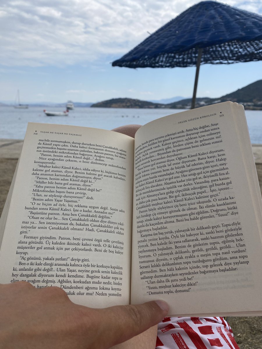 cetn__m's tweet photo. Severek okuduğum kitabımın sonuna geldim🥹

Bugün hava kapalı ama deniz çok güzel :)

#kitap #deniz #izmir #boyoz https://t.co/g8fpTyHAn9