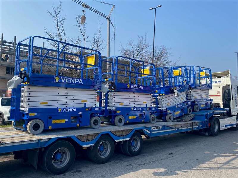 movicarga1's tweet photo. #VENPA REFUERZA SU FLOTA SOSTENIBLE CON UN PEDIDO DE 455 PLATAFORMAS #LGMG
https://t.co/2Qneg8ZoIY https://t.co/coH7VooPhS