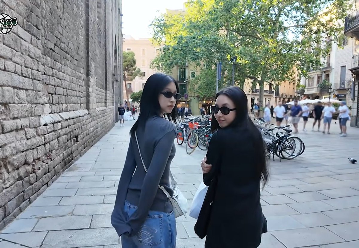 minasharonmeow's tweet photo. that weird emo couple in highschool https://t.co/FHAfThJoDC