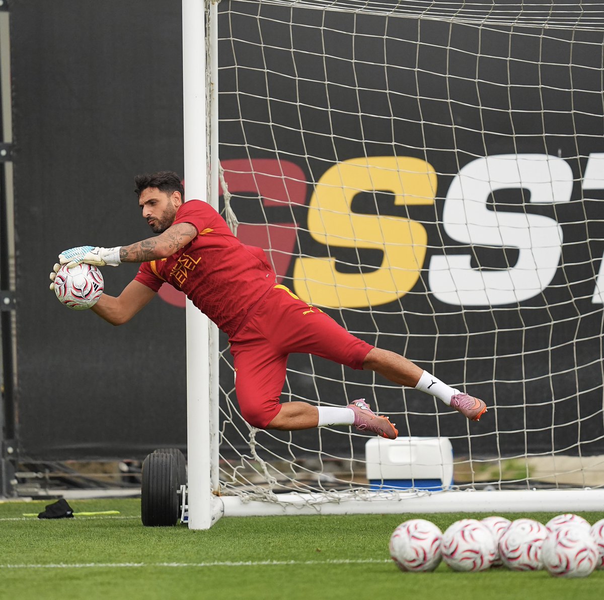 GalatasaraySK's tweet photo. 📸🦁 https://t.co/bXWbFELMnZ