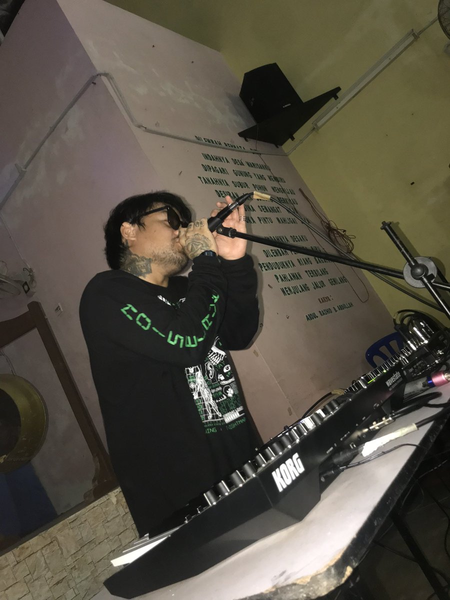 Remyishensem's tweet photo. Man laksa di damak tahun lepas dgn org kampung  hahaha kacau bilau nak mampus .  Nina datang boleh la kira m daud kilau dtg https://t.co/hAnmLBSPwA