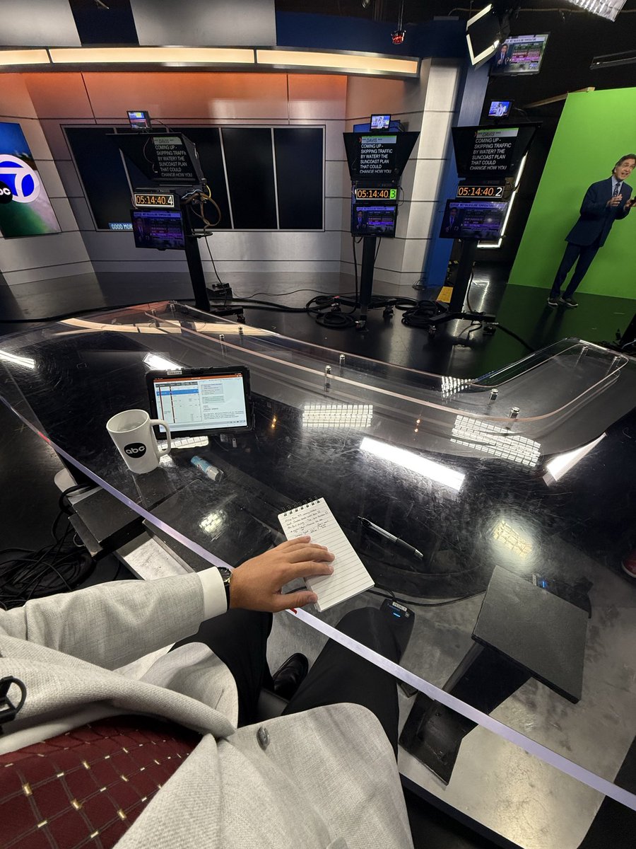 Davissuppeswwsb's tweet photo. Your pov 🔄 my pov

Wake up with us on Good Morning Suncoast every weekday morning right from your phone! Streaming live 5am-7am: https://t.co/iZ0ihCj9Pc 

#localnews #sarasota #bradenton #morningshow #livestream https://t.co/RtekTq4C6u