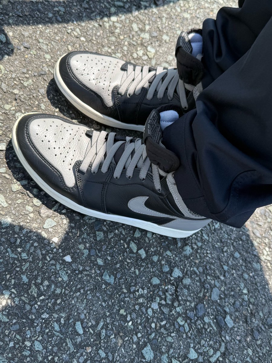 T3navi3's tweet photo. いい感じに履きこなされてた中古のNike Air Jordan 1 Retro High OG "Shadow" 
購入
かっちょえーーーい

 #NIKE
 #aj1 
 #AJ1 
 #エアージョーダン1 
 #スニーカー好きと繋がりたい
 #本日のスニーカー https://t.co/l77JhSBeYn