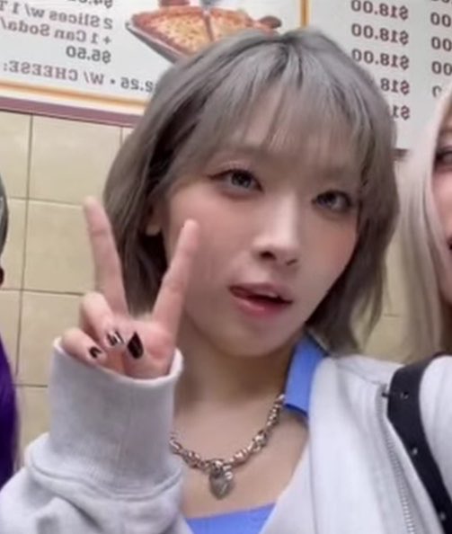 _bluejisoo's tweet photo. ジスちゃんの舌ペロ🤦🏻‍♀️ https://t.co/CVCJMHx20g