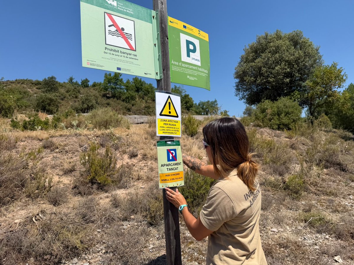 RevistaLaRella's tweet photo. 🟠 Última hora | Aparcaments tancats a la riera de Merlès i piscines gratuïtes davant el perill de foc i l’onada de calor
Tots els municipis del Lluçanès, excepte Alpens, es troben en nivell 3 de 4 del Pla Alfa
🔗 https://t.co/FPKoq1Hroc
#últimahora #lluçanès #LaRella https://t.co/nhe3vvOgH9