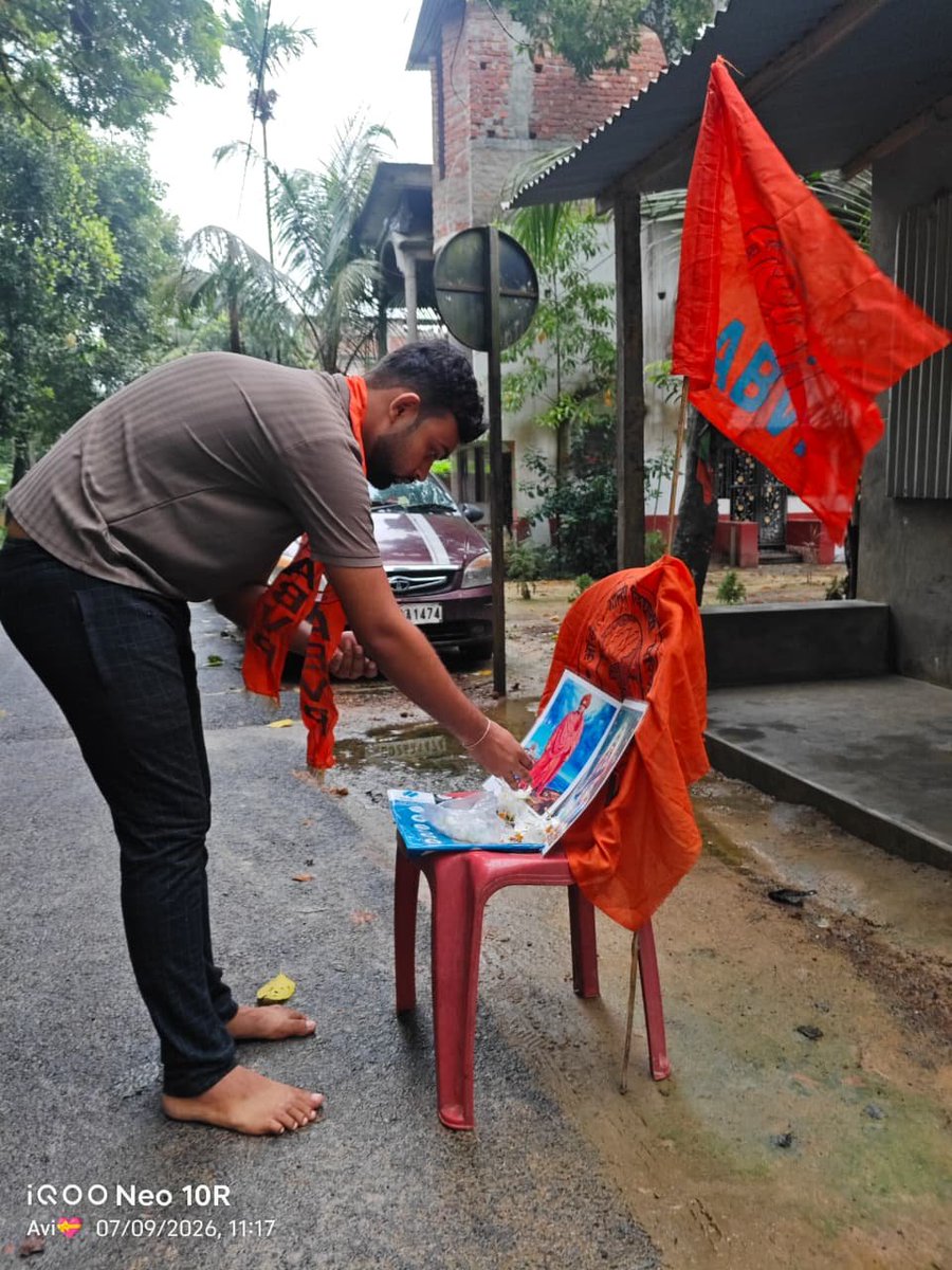 BalurghatABVP's tweet photo. আজ কুমারগঞ্জ নগর ইউনিটের পক্ষ থেকে বিদ্যার্থী পরিষদের ৭৮তম প্রতিষ্ঠাতা দিবস পালন করা হলো। 

#ABVP_Kumarganj 
#ABVP_Uttarbanga https://t.co/2fyz9CJ2tC