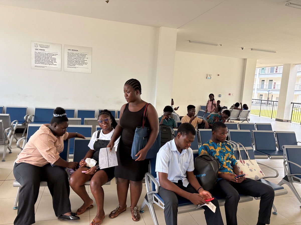donor__com's tweet photo. Thank you to all the donors who showed up for this drive with @uhas__src 

#rojonevada #donateblood #giveblood https://t.co/dCcFkG4Pha