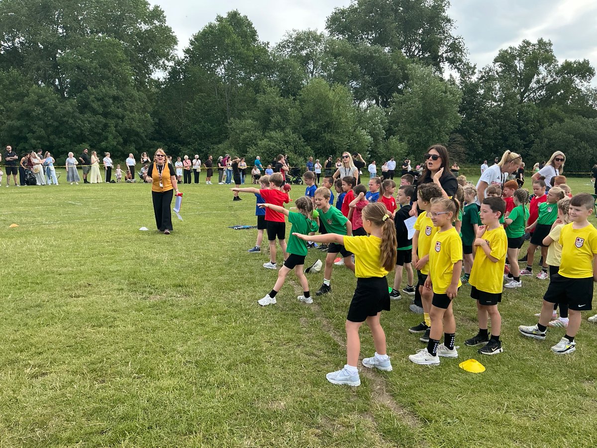 willowtreeclass's tweet photo. Shot put 🏅 https://t.co/Rg9vlrx5oK