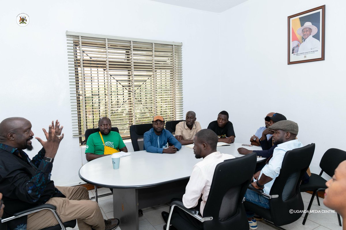 UgandaMediaCent's tweet photo. Talking Film | Mr. @kasujja kicked off the morning with ghetto filmmakers, producers, and storytellers. The discussion focused on documenting stories, publishing compelling content, and upskilling talent to bring more Ugandan stories to the screen. https://t.co/aGt21SR4RU