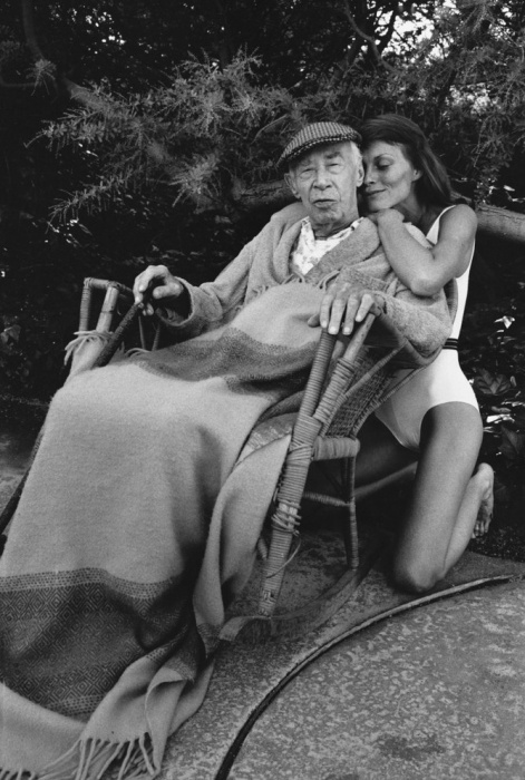 asukahomo's tweet photo. Henry Miller and his final lover, Brenda Venus, who he referred to as "The Boticelli of Mississippi." They met weekly on Thursdays 182 times, exchanged 8,000 love letters between them and never had sex once https://t.co/IGqN40ZxRM