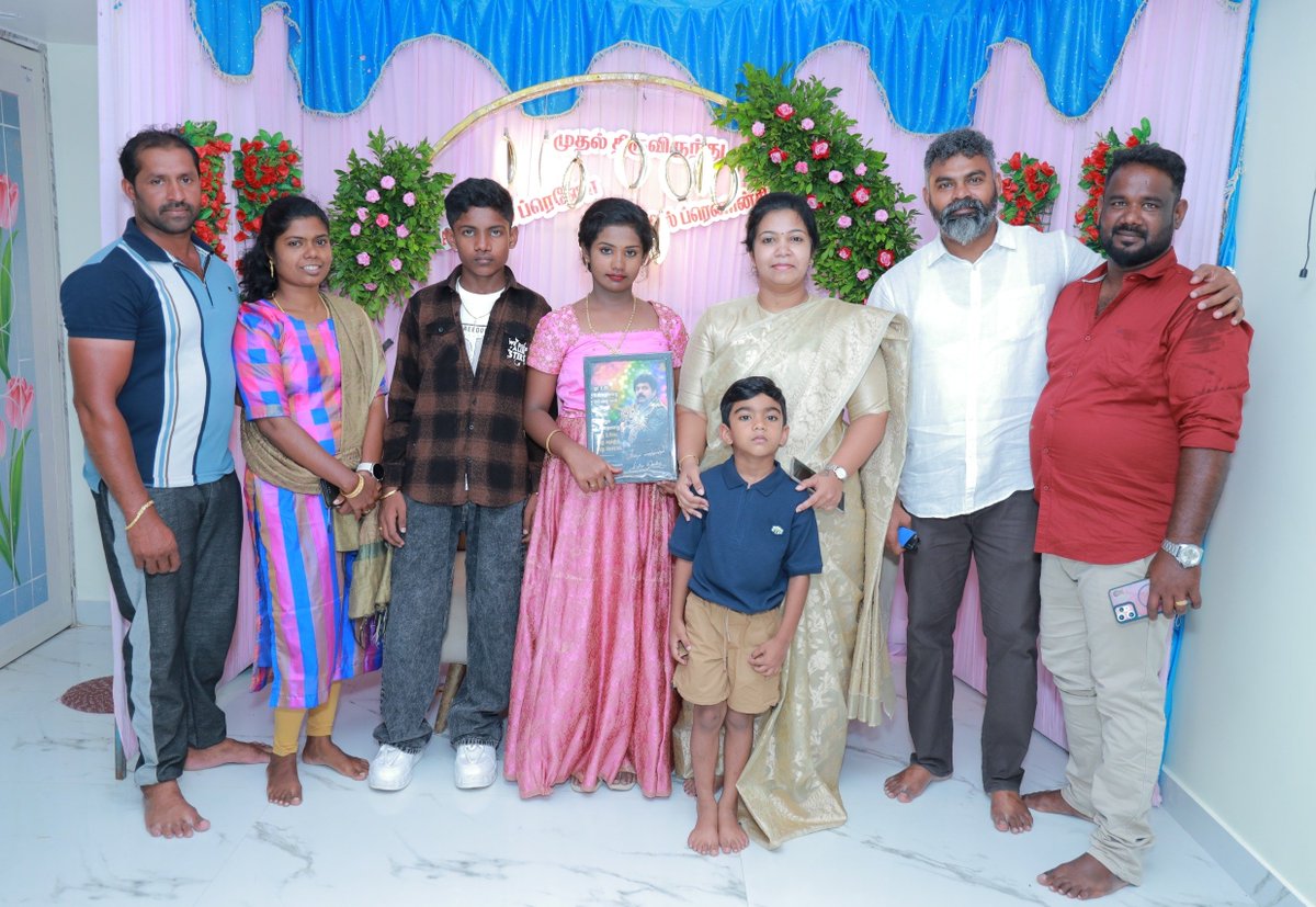 jennifer_ntk's tweet photo. கன்னியாகுமரி சட்டமன்றத் தொகுதி ஆரோக்கியபுரம் பகுதி நாம் தமிழர் நிர்வாகிகள் அந்தோனி குரூஸ் - குணசீலி இணையரின் அன்பு பிள்ளைகள் நிக்கில் ப்ரெனோ & நெப்ரிஸ் ப்ரெனான்சி இருவரின் முதல் திருவிருந்து நிகழ்வில் கலந்துகொண்டு பிள்ளைகளை வாழ்த்தி ���கிழ்ந்தோம்.
நாம் தமிழர் கட்சி களச்செயல்பாடுகளில் அந்தோனி குரூஸ் - குணசீலி இணையரின் பங்கு அளப்பரியது. குறிப்பாக நடந்து முடிந்த சட்டமன்ற தேர்தலில் சக பெண் அரசியல்வாதியாக சகோதரி குணசீலி அவர்களின் செயல்பாடுகளும் உடனிருப்பும் பேருதவியாக அமைந்திருந்தது.
குடும்பத்தினர் அனைவரும் என் நெஞ்சார்ந்த வாழ்த்துகளை தெரிவித்துக் கொள்கிறேன்.
@NaamTamilarOrg