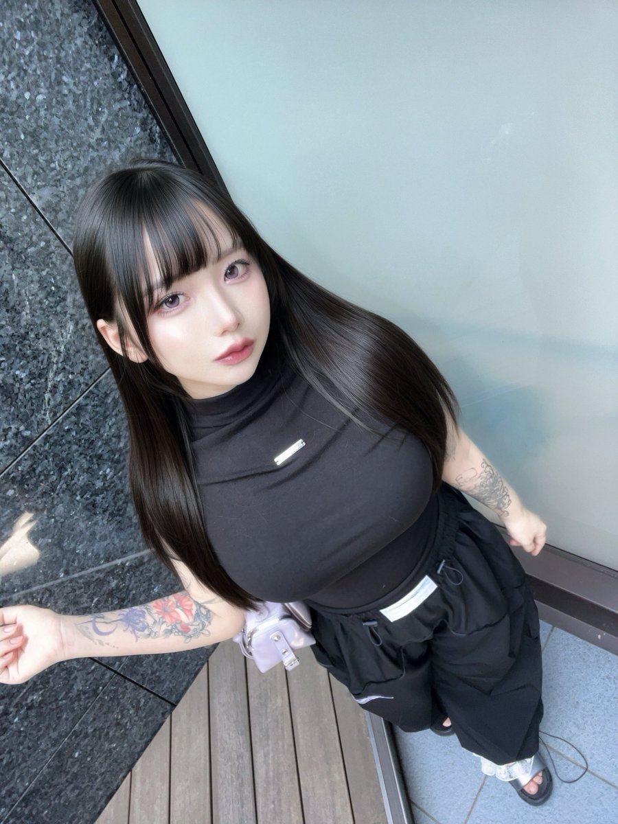 1126___touka's tweet photo. ヘアメンテしてもらった🖤 https://t.co/qLjoaDSdsQ