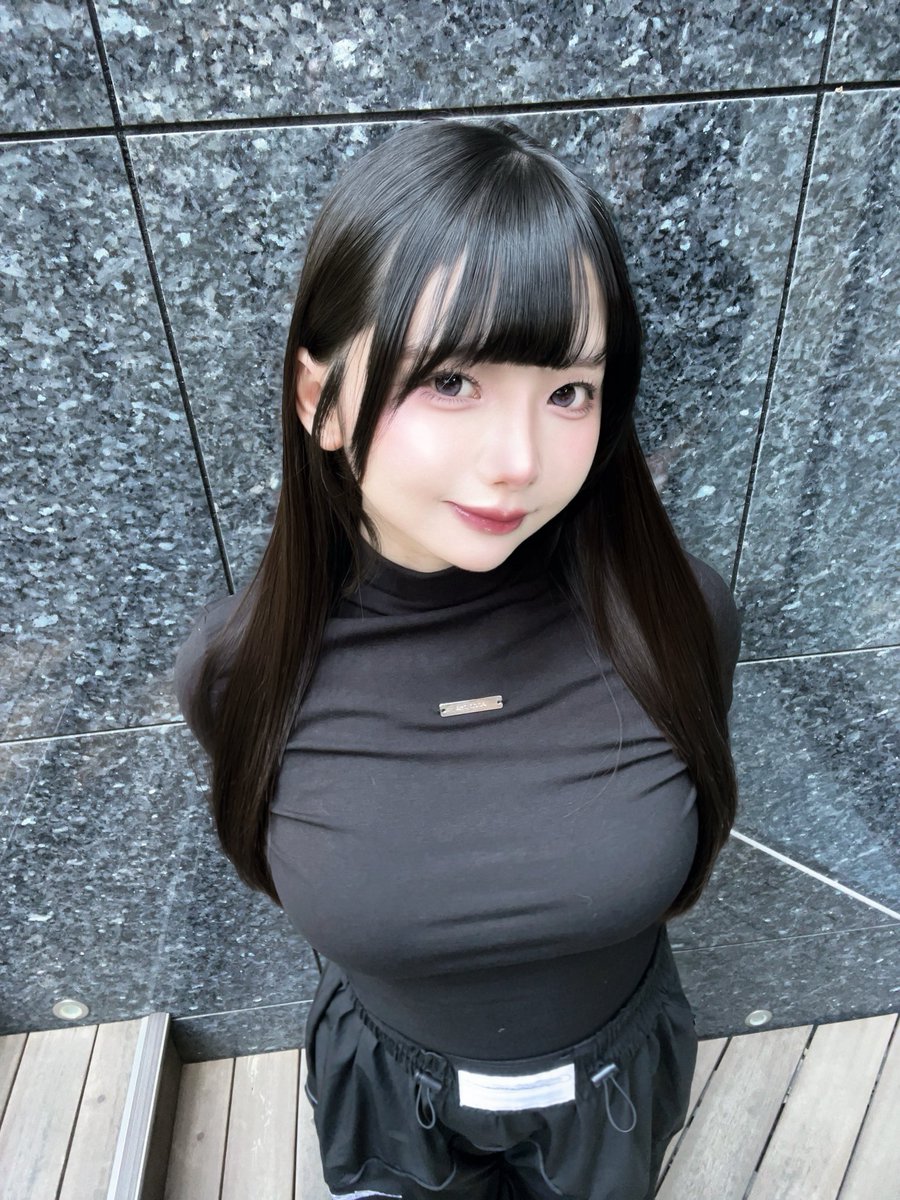1126___touka's tweet photo. ヘアメンテしてもらった🖤 https://t.co/qLjoaDSdsQ
