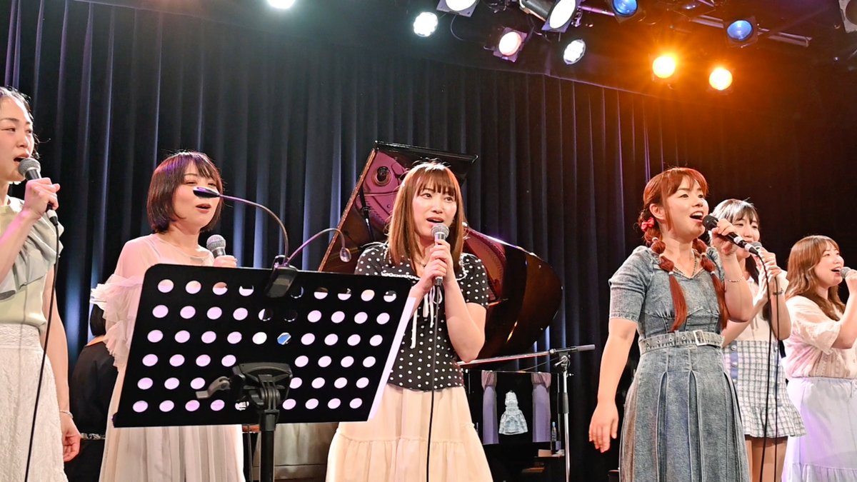 tyaotani's tweet photo. 7/4 Yokohama mint hallで開催された鹿野レイさん企画のライブ。 最後は出演者全員でのコラボです。
その中から、marinaさん。
#marina https://t.co/fRt6f1HFkC