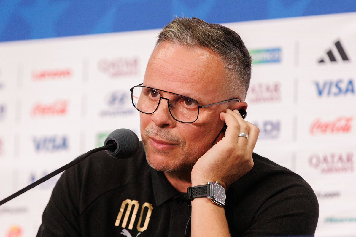 ActuFoot_'s tweet photo. 🚨 MOHAMED OUAHBI ESTIME QUE LE MAROC 🇲🇦 N’A PAS ENCORE RÉUSSI SA COUPE DU MONDE. ❌

Elle le sera quand.. LE MAROC AURA REMPORTÉ LA COUPE. 🏆🤯

« Quand vous dites qu’on a réussi notre compétition, je n’aime pas, les bilans se font à la fin !

On fait TOUT POUR GAGNER, on va pas écouter ceux qui disent c’est déjà bien ce que vous avez fait, la France 🇫🇷 est favorite. On ne tombera pas dans ça. 🙅‍♂️

Demain ON VA JOUER POUR ALLER EN DEMI, comme si on était dos au mur. Il n’y a pas de bonus, LE SEUL BONUS C’EST DE GAGNER LA COUPE ! »

🎙️ conf. de presse