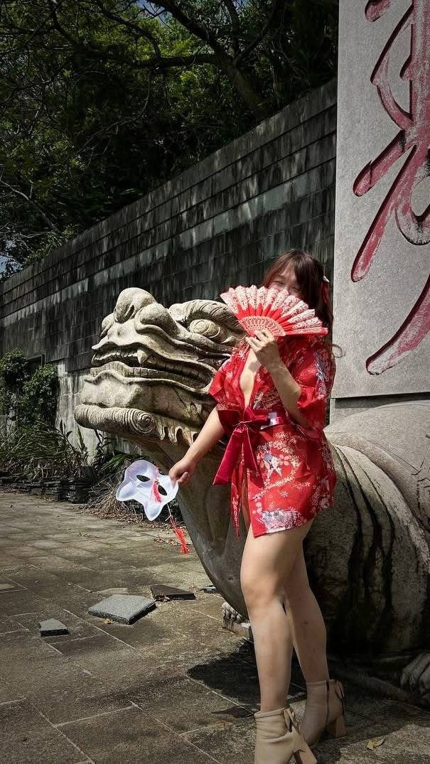 EnTinaCat1's tweet photo. 逆天改命
我命由我不由天？
這裡風景古色古香
但超多蜘蛛網🕸️而且是一大片超恐怖😱
#廢墟探險
#生基
#urbex https://t.co/f0m1ZgyuNO