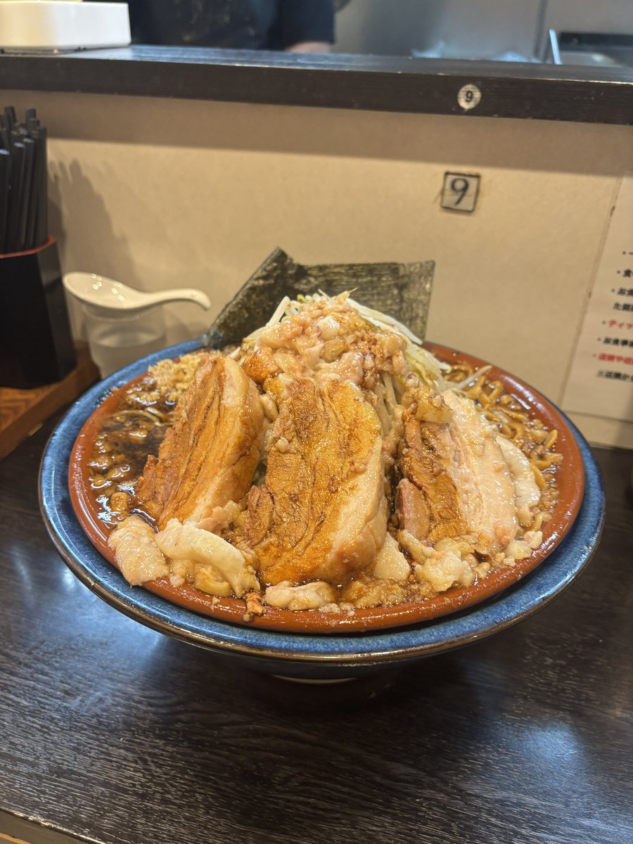 menmashi_boy's tweet photo. 豚星。の新限定しょっぱ旨でガチで食った方がいい https://t.co/VEkiXPX1iw