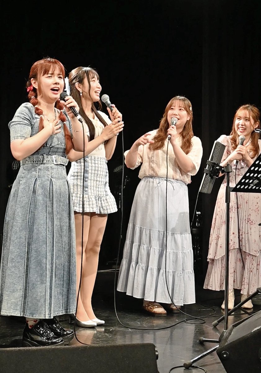 tyaotani's tweet photo. 7/4 Yokohama mint hallで開催された鹿野レイさん企画のライブ。 最後は出演者全員でのコラボです。
その中から、主催の鹿野レイさん。
#鹿野レイ https://t.co/Brg17KitB7