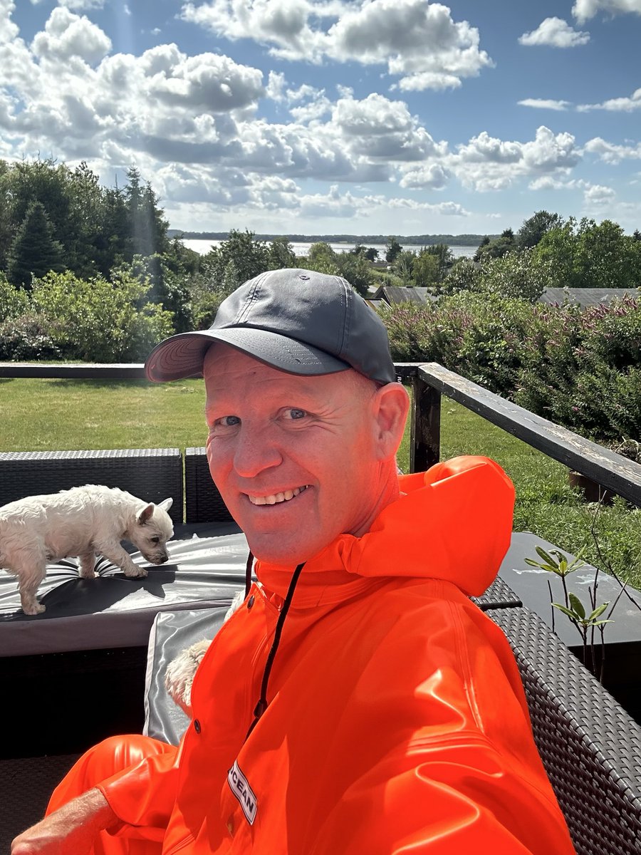 BoHanse43944786's tweet photo. @rainwearguy I love rainwear ❤️🇩🇰🏳️‍🌈 https://t.co/E22zXtZYRU