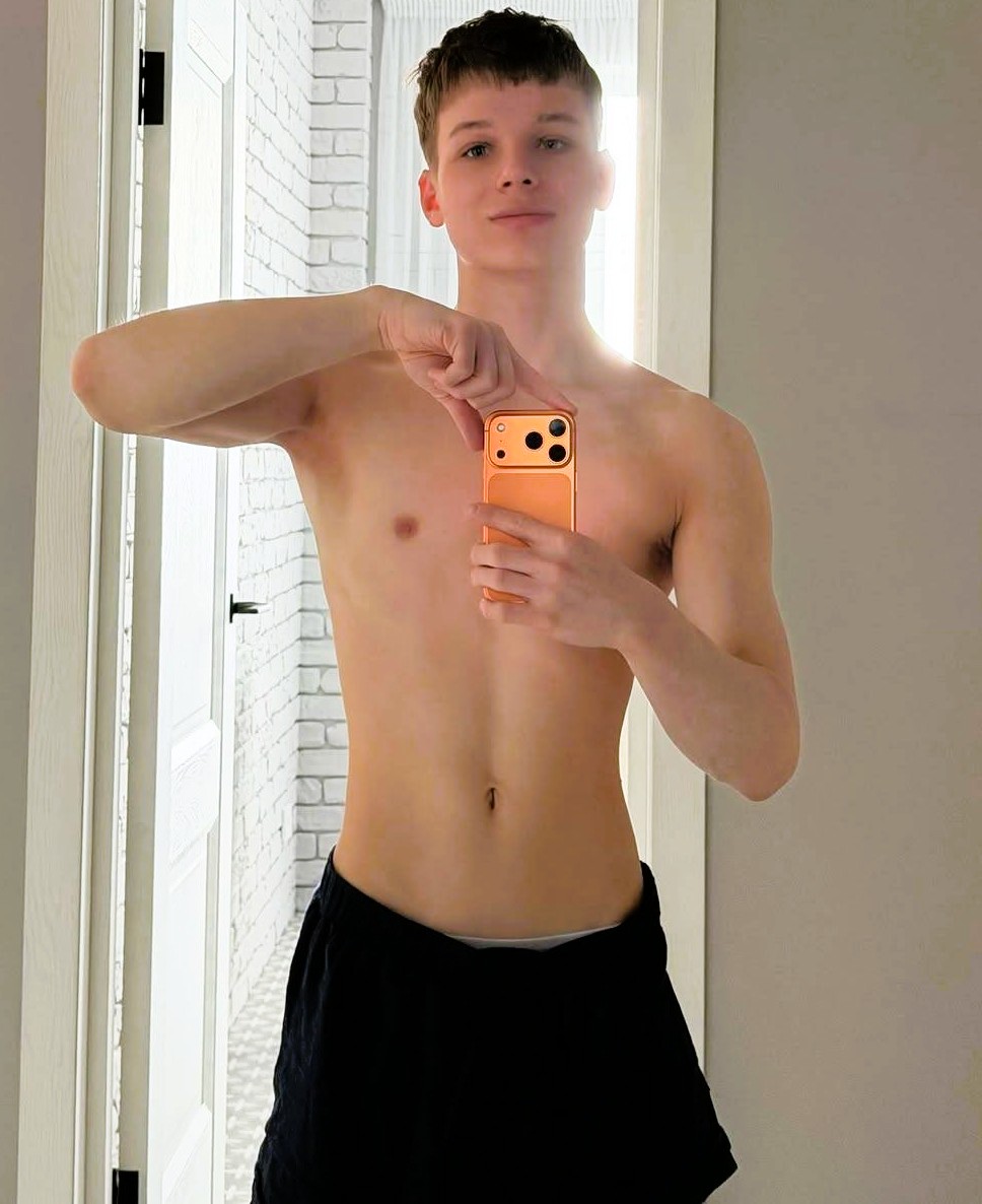 MediaBoys18SFW's tweet photo. #twink #cute #gay #boy
Cortesía de ➪ https://t.co/gwFKpmaRrj https://t.co/MvS1ZdNH6z
